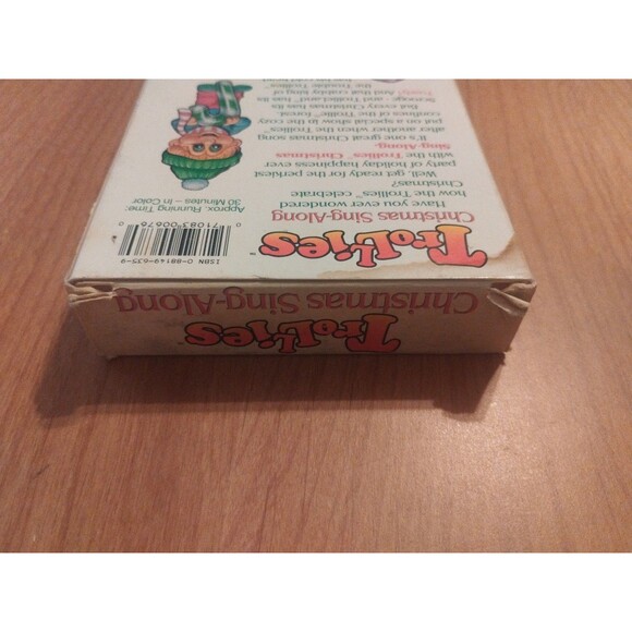 VHS: Trollies Christmas Sing-Along - Picture 5 of 7